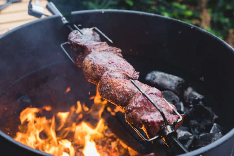 PEKA vs RAŽANJ: vječni dvoboj ispod žara Picanha s chimichurri umakom - recept - bbqhotyard.com pribor za roštilj