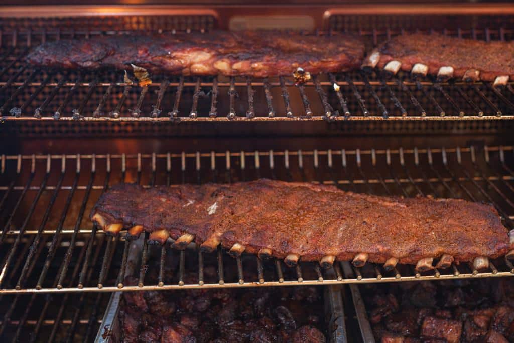 the art of ribs - beef vs. pork - bbqhotyard.com