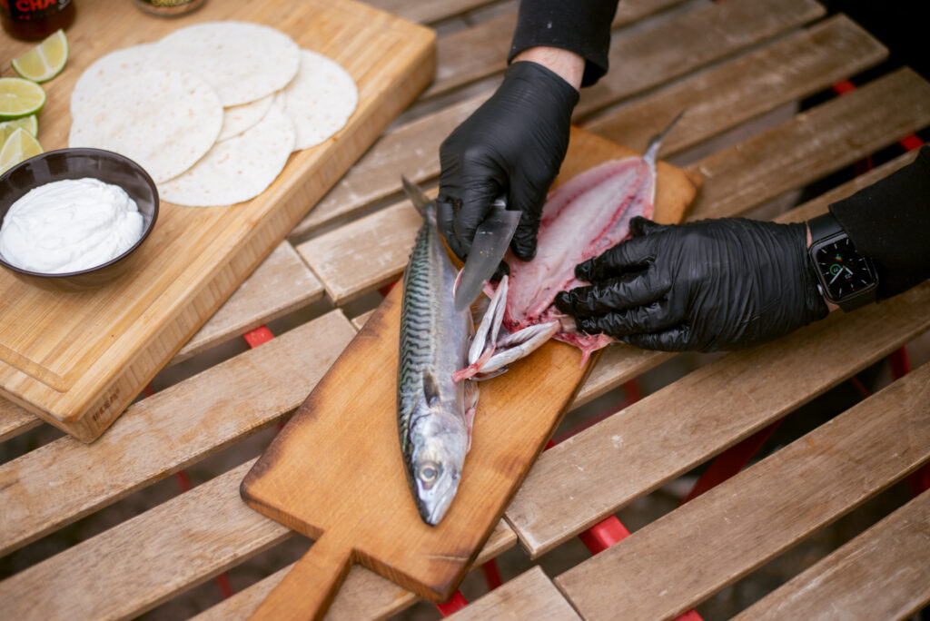 Tacosi s dimljenom plavom ribom - Powered by Traeger Grills® 15 tacosi s dimljenom ribom 3