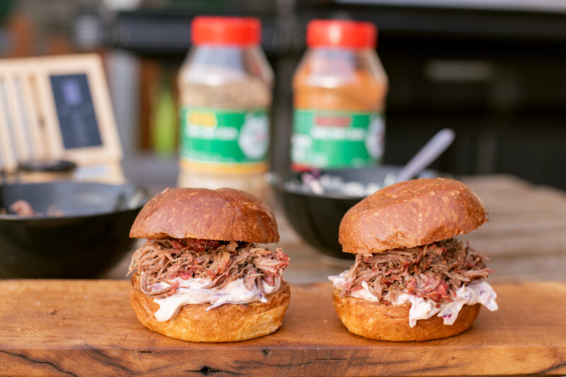 Pulled Beef sendvič - bbqhotyard.com